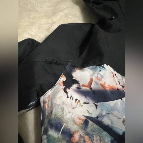 Roxy ski/snowboard jacket - Picture 2 of 5